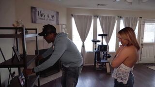 Lauryn Mae Gets Larry The Cable Guy’s BBC Grunting Orgasmic Creampie?