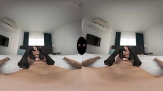 Alyssa Lets You Explode On Her Nylon Feet – Alyssa Bounty