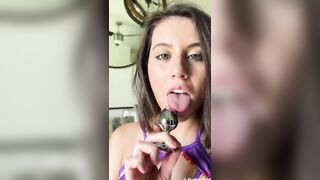 Violet Summers Happy humpday plugging up my booty with my jewelry and letting my pussy get so wet from it 2022/05/22